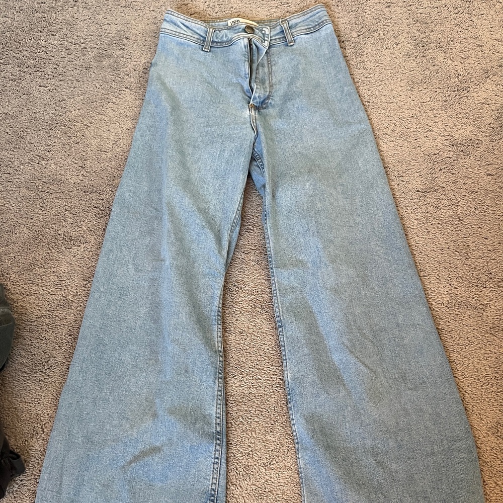Zara zw marine jeans size 6, runs 4, too short on me (6 foot)